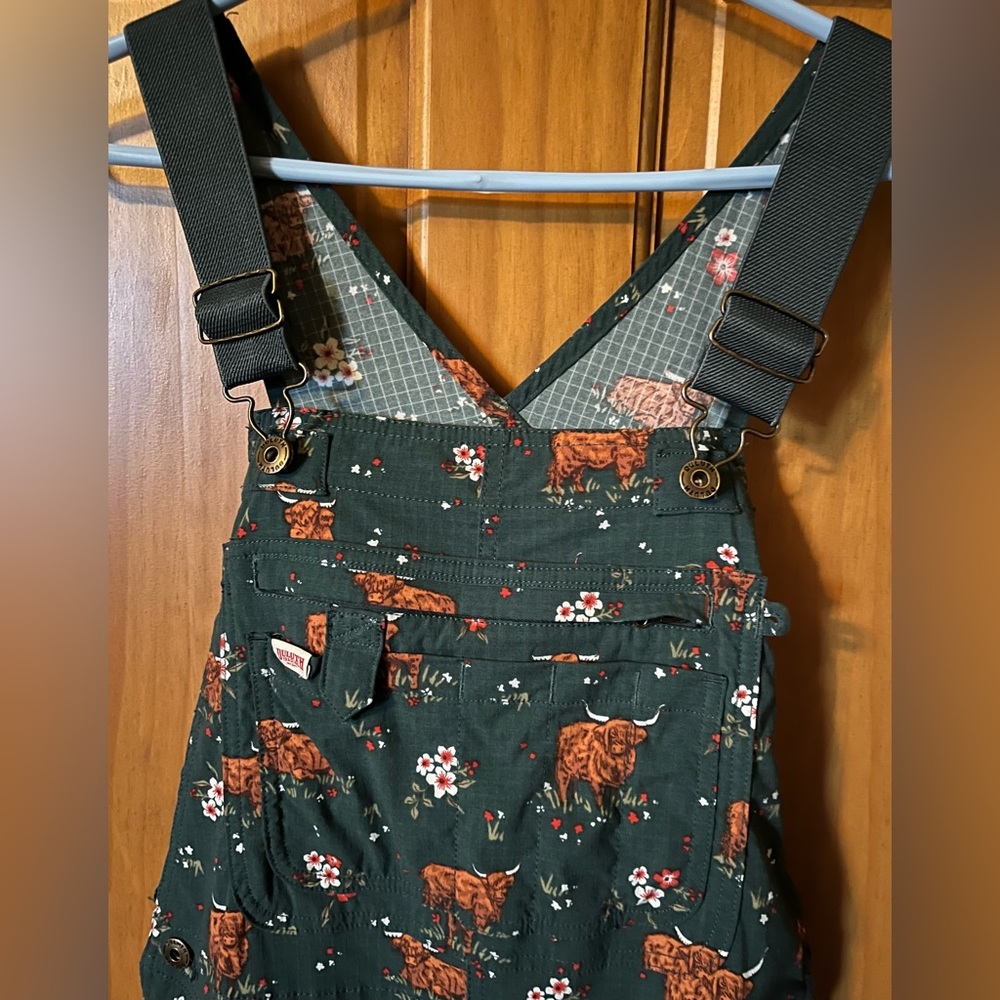 Women’s Duluth Trading Co Heirloom gardening bib overalls Highland Cow sz small - Picture 9 of 11